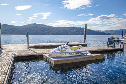 Chateau Du Lac Lodge in Kootenai County