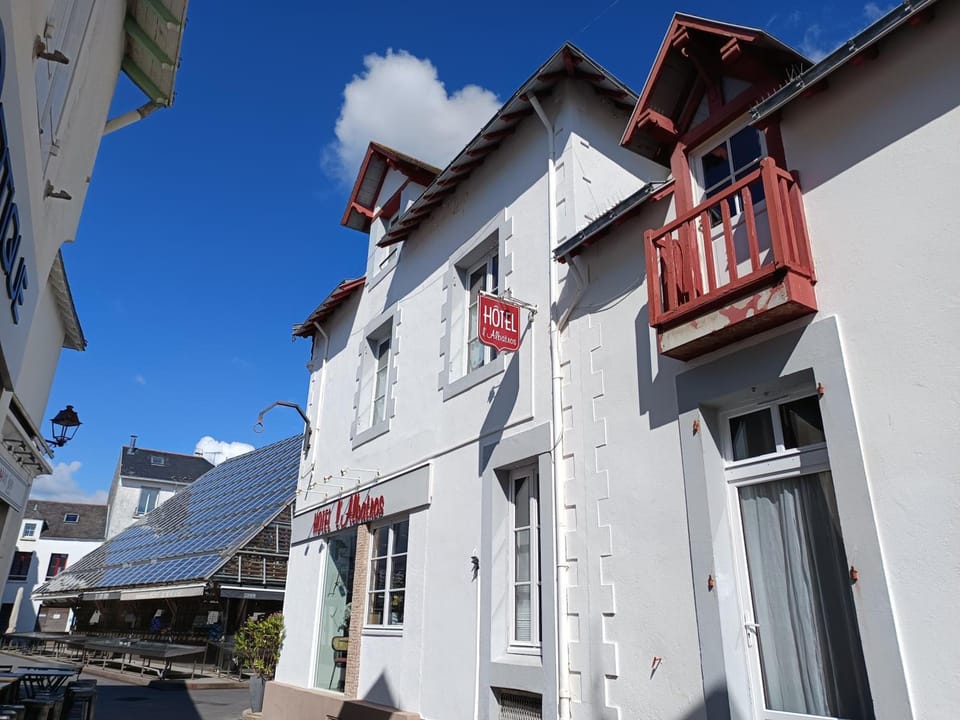 Hotel L'albatros Hotel in Le Pouliguen
