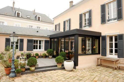 Le Jardin Cathedrale Hotel in Chartres