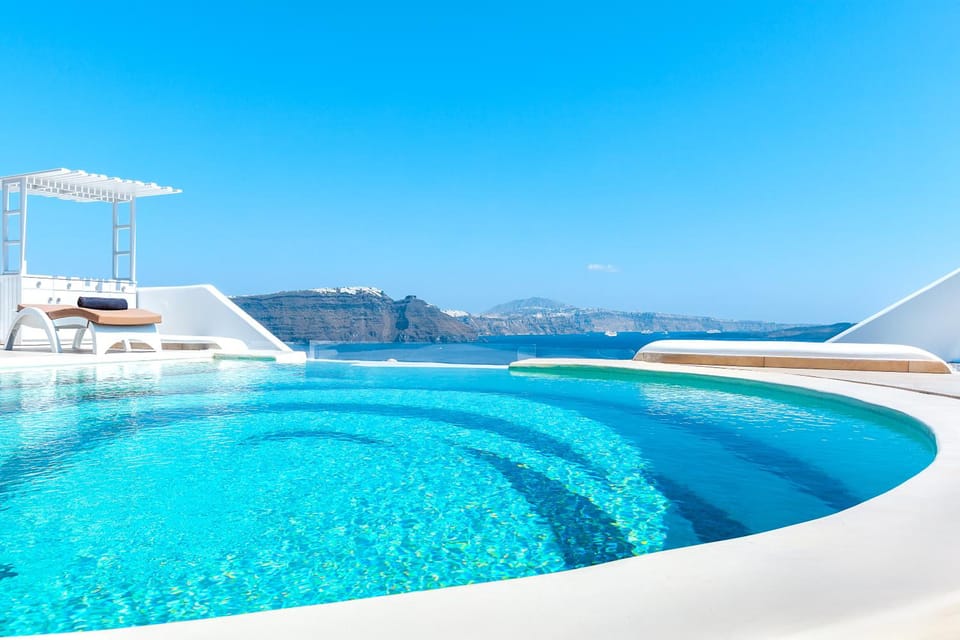 Santorini Secret Premium Hotel in Oia
