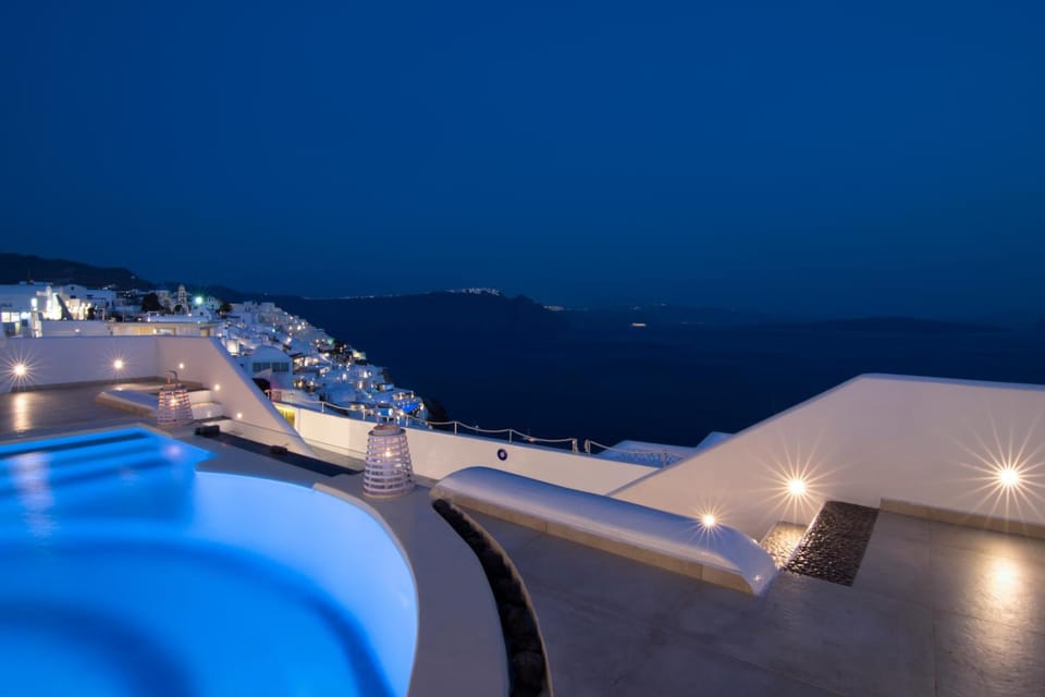 Santorini Secret Premium Hotel in Oia