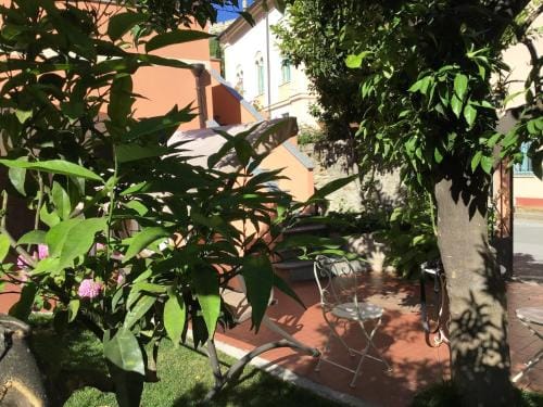 CASA LUIGIA ROOMS MTB in FINALBORGO Bike room tour ebike trekking Hotel in Finale Ligure