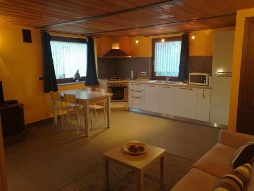 B&B La Maison D' Amelie Camere e Appartamenti Hotel in Aosta Valley, Italy