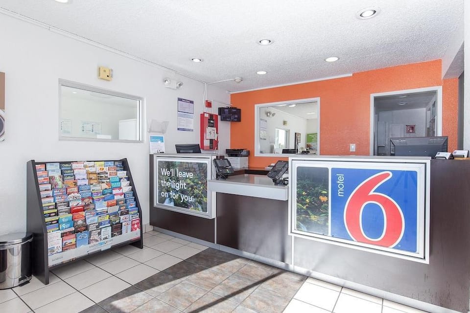 Motel 6 Hotel in Union City