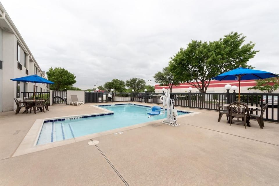 Motel 6 Hotel in Garland