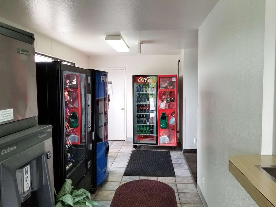 Motel 6 Hotel in Normal