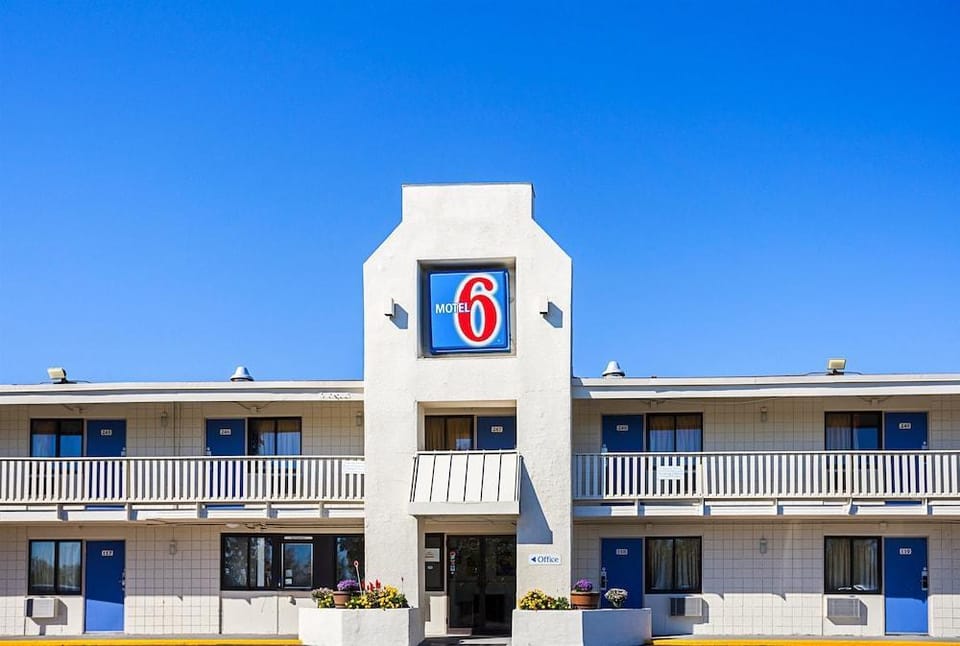 Motel 6 Hotel in Bangor