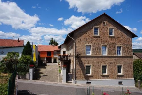 Gastehaus zum Goldberg Inn in Mainz-Bingen