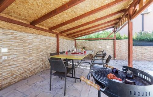 Apartments and rooms with parking space Fazana - 13742 Hotel in Fažana