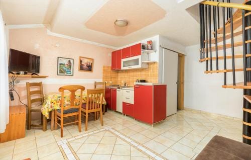 Apartments and rooms with parking space Fazana - 13742 Hotel in Fažana