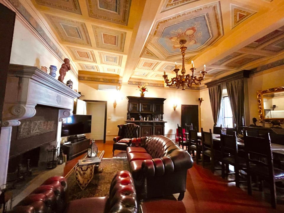 Shared lounge/TV area