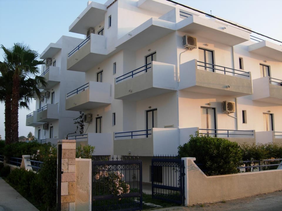 Philippos Studios & Apartments Apartment hotel in Kardamena