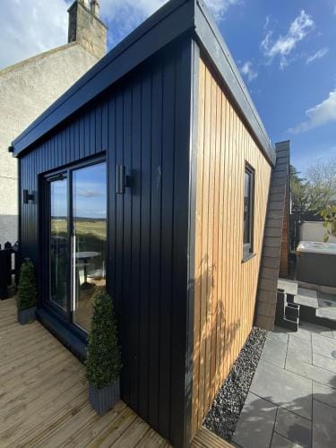 Little Woodbine Hotel in Scotland