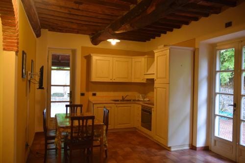 Lucca Cycling Holidays Il Tiglio Rooms Hotel in Capannori