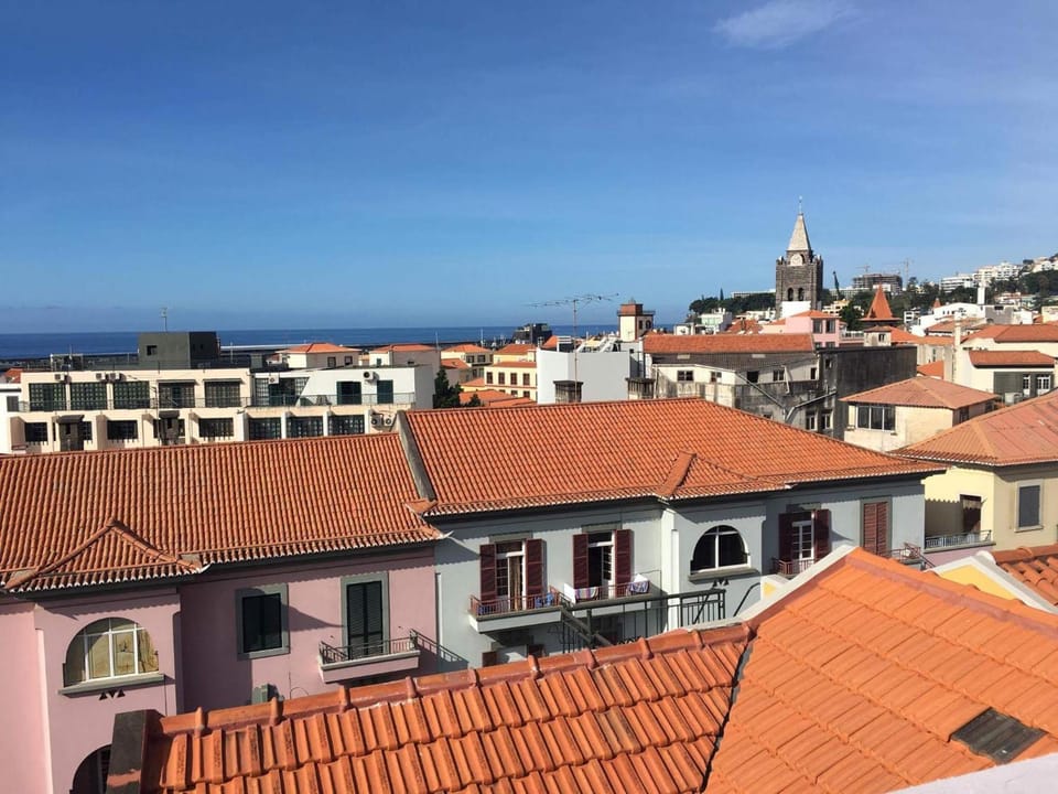 Five Design Rooftop by Storytellers Apartment hotel in Funchal