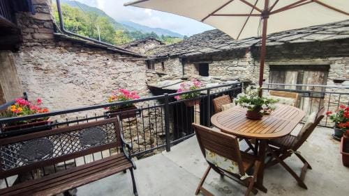 Medieval Hamlet Malpertus Hotel in Piedmont