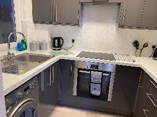 Penthouse Waterfront Apartment - St Neots Hotel in Huntingdonshire District