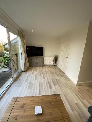 Penthouse Waterfront Apartment - St Neots Hotel in Huntingdonshire District