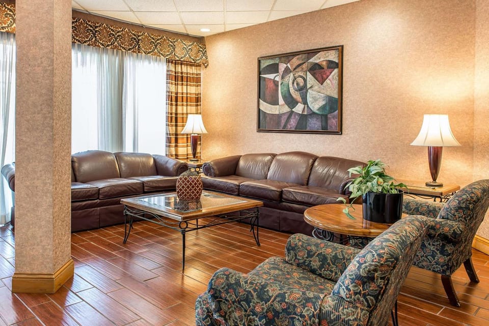 Quality Inn and Conference Center Hotel in Springfield