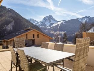 Alps Retreat w Hot Tub Hotel in Haute-Savoie