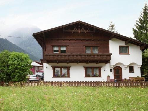 Apartment in Pettneu near St. Anton Ski Slopes Hotel in Tyrol