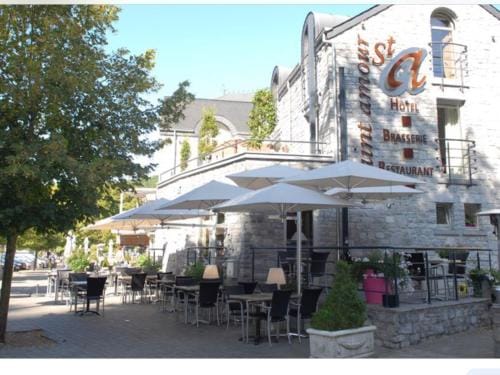 Apartment in Durbuy in a Wooded Holiday Park Hotel in Wallonia, Belgium