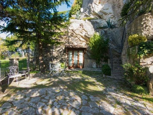 Charming Hillside Escape Hotel in Marche