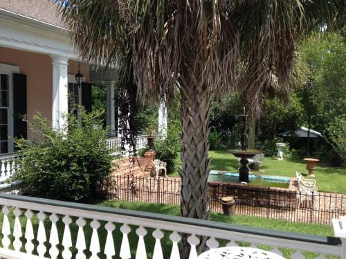 Stone House Musical B&B Hotel in Natchez