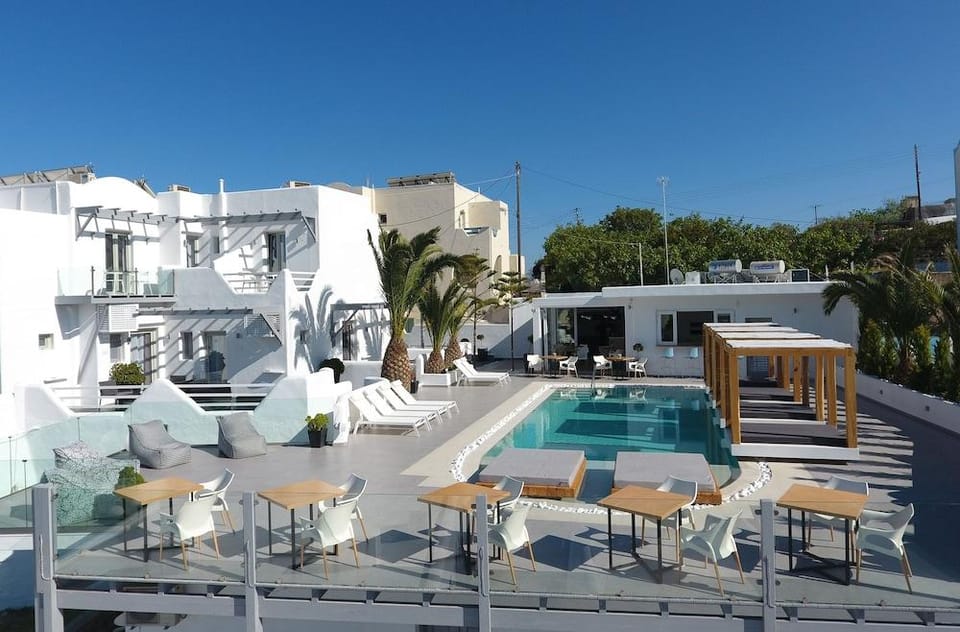 callia retreat Hotel in Thera