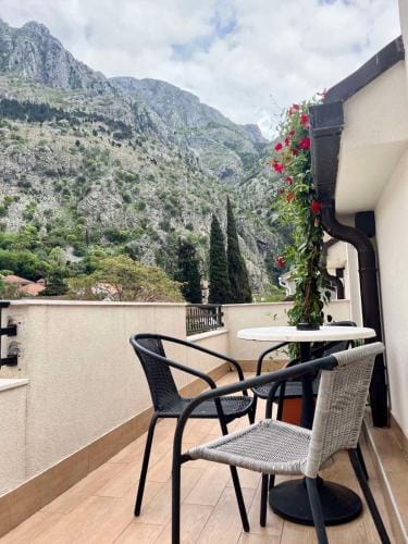 Apartments & rooms - TIANIS - Self check-in Hotel in Dobrota