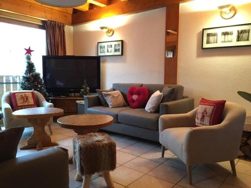 Chalet Hotel Aiguille Blanche Logis Hotel in Les Gets