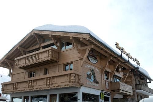 Chalet Hotel Aiguille Blanche Logis Hotel in Les Gets