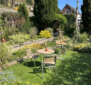 The Garden Apartment Hotel in Tontine Hill