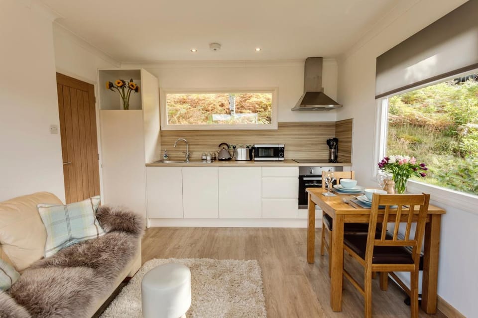 Loch Broom Cabins Seaviews& Petfriendly Chalet in Scotland