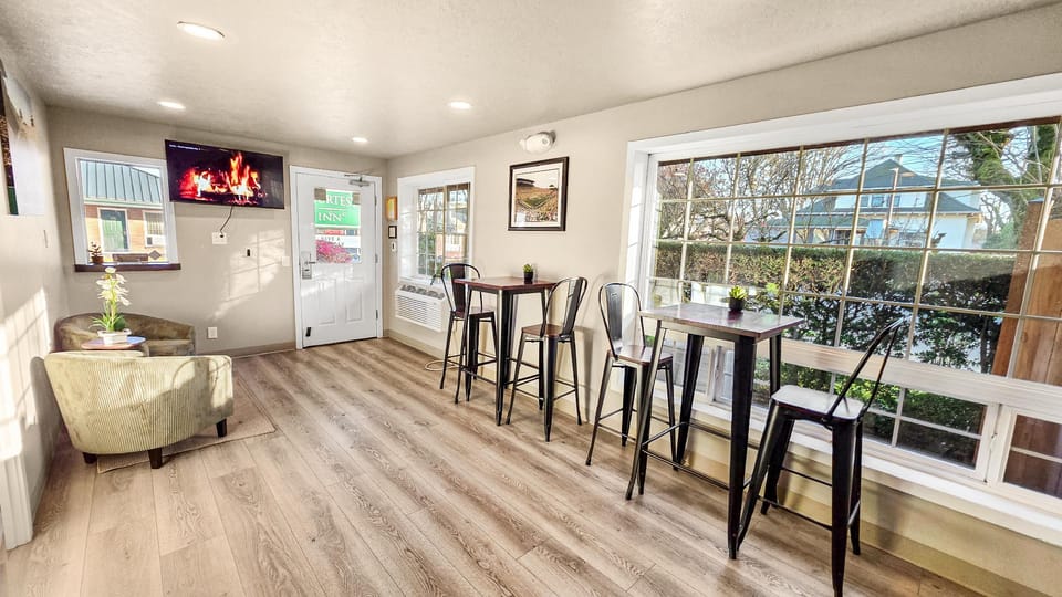 Courtesy Inn Motel in Eugene