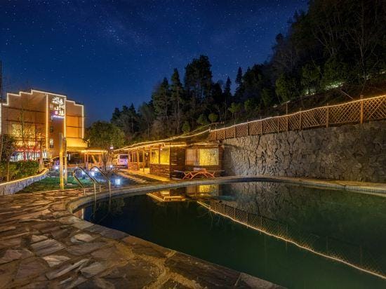 Xijian Xiaoxi Yard Hotel in Hubei