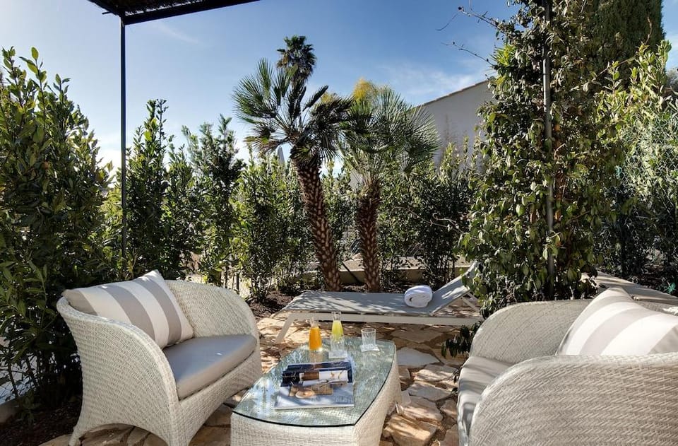 DOMAINE DU JAS HOTEL Hotel in Villeneuve-Loubet