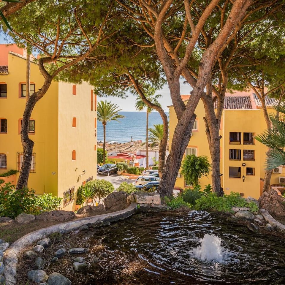The Dona Lola Club Hotel in Sitio de Calahonda
