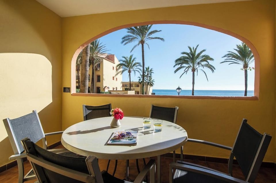 The Dona Lola Club Hotel in Sitio de Calahonda