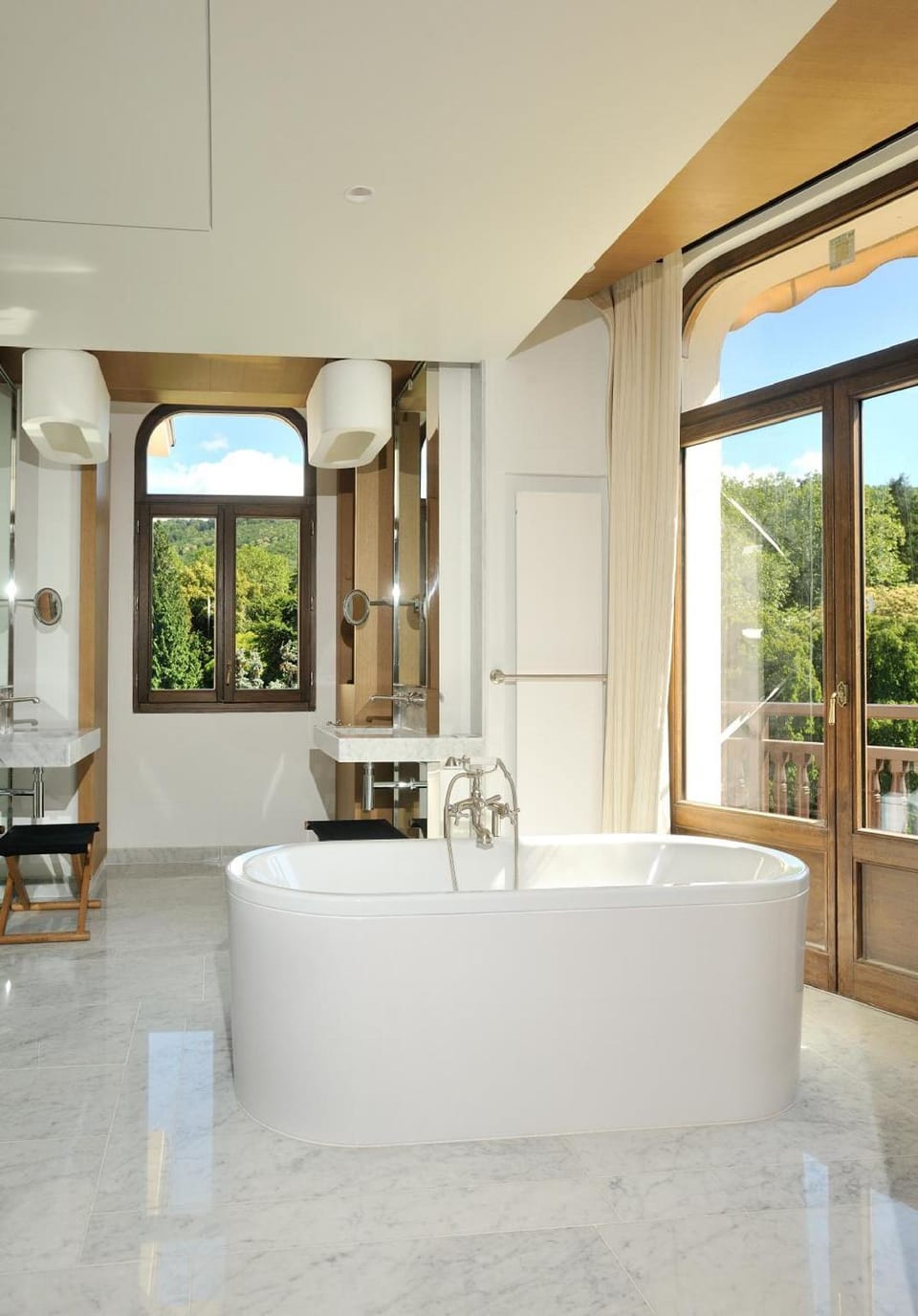 Hotel Royal - Evian Resort Hotel in Évian-les-Bains