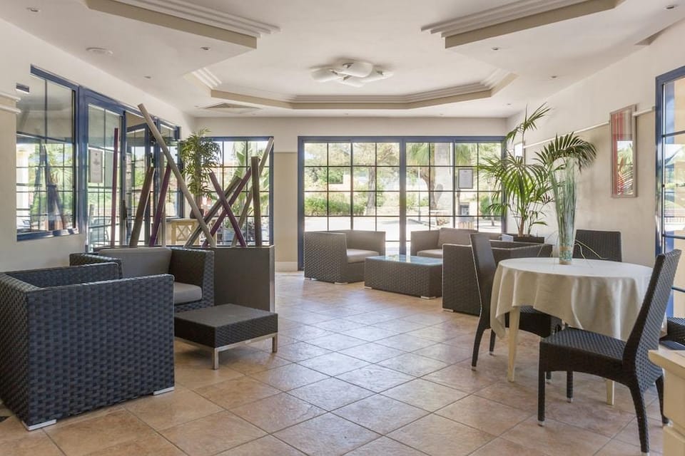 PIERRE AND VACANCES PREMIUM RESIDENCE CANNES MANDELIEU(FORMERLY P AND V RESORT CANNES MANDELIEU) Hotel in Mandelieu-La Napoule