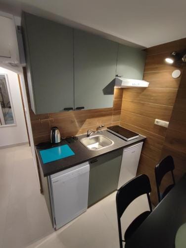 Carol Rooms Hotel in Trogir