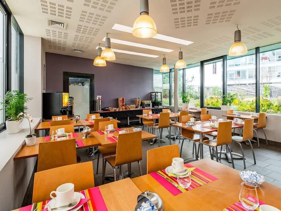 Hotel Residence Lagrange City Les Rives de Seine Hotel in Courbevoie