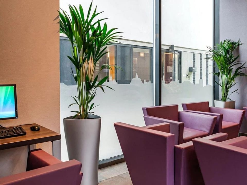 Hotel Residence Lagrange City Les Rives de Seine Hotel in Courbevoie