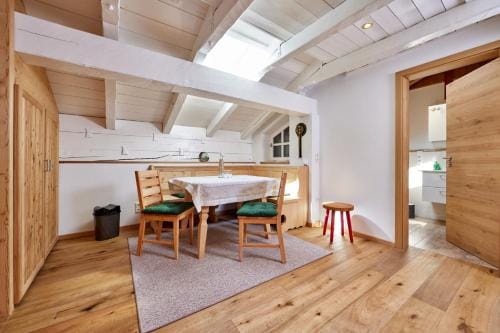 Appartements Gasthof Schleifmuhle Unterammergau Hotel in Tyrol