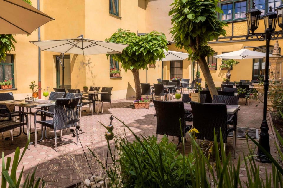 "Zur Altstadt - Am Fuße der Osterburg" Gaststatte, Pension, FEWO Inn in Thuringia, Germany