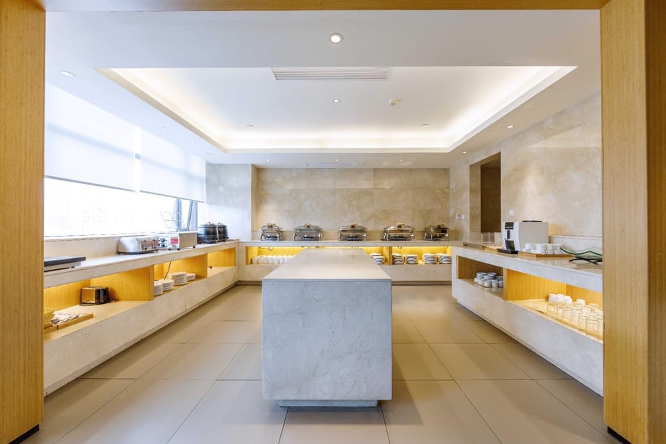 Ji Hotel Shanghai Hongqiao International Conference and Exhibition Center Hotel in Shanghai