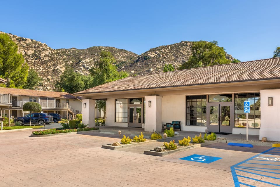 Riviera Oaks Resort Resort in Ramona