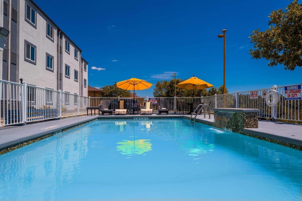 Studio Z, an Ascend Collection Hotel Hotel in Saint Robert