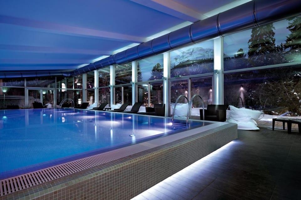 Swimming pool